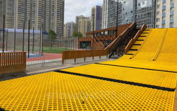 Горка с Покрытием для катания на ватрушках Сноупласт 365